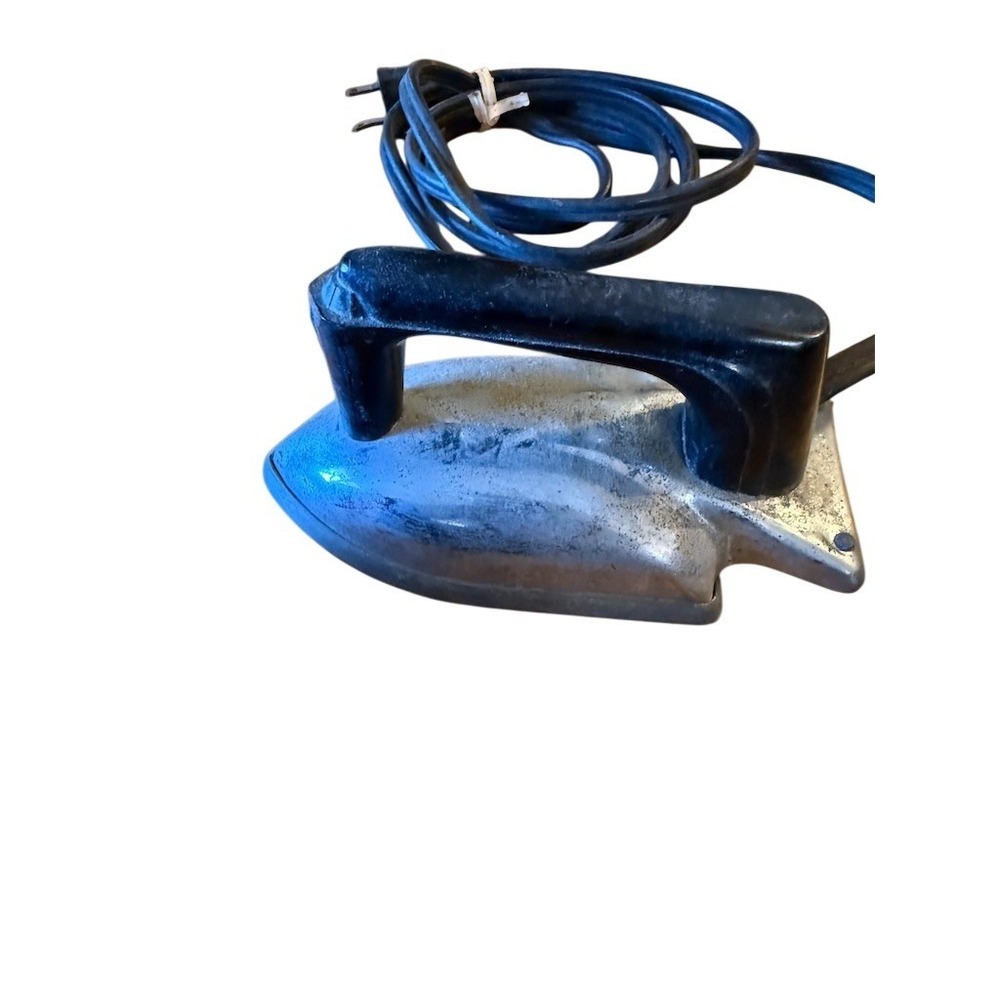 Vintage CHILD'S SUNNY SUZY Play Toy Iron Wolverine Supply Co 1940-1950's collect